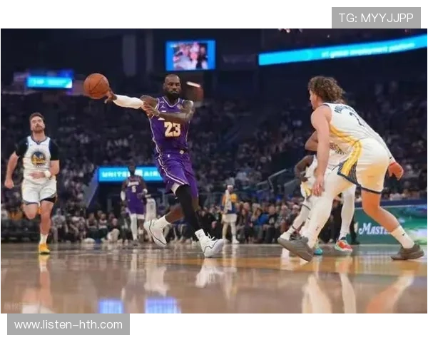 湖人詹姆斯关键表现力助球队逆转勇士重回胜利轨迹